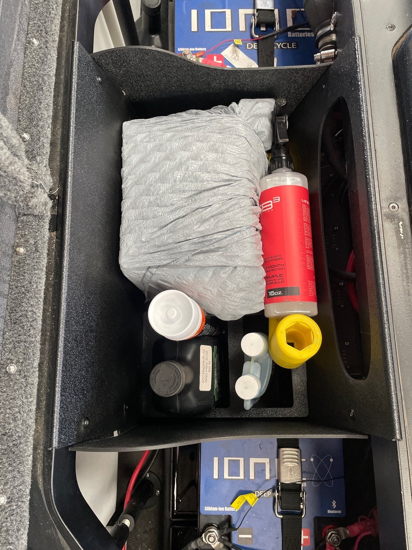 BATTERY COMPARTMENT TRAY FOR SKEETER NPDSK0036